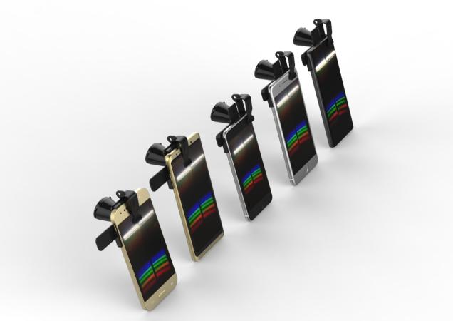 een opzetstukje voor de lens van een iPhone (4, 4s of 5) te plaatsen, verandert een smartphone in een meetinstrument.